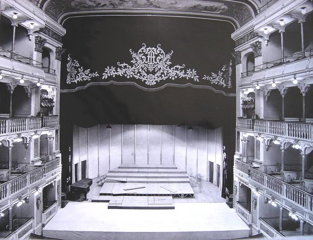 teatro13-1024x784.jpg