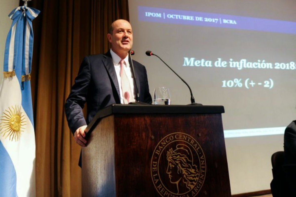 Tras la salida del presidente del Banco Central, habla Dujovne