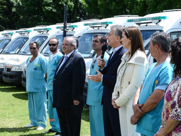 Macri_y_Vidal_-_ambulancias_1